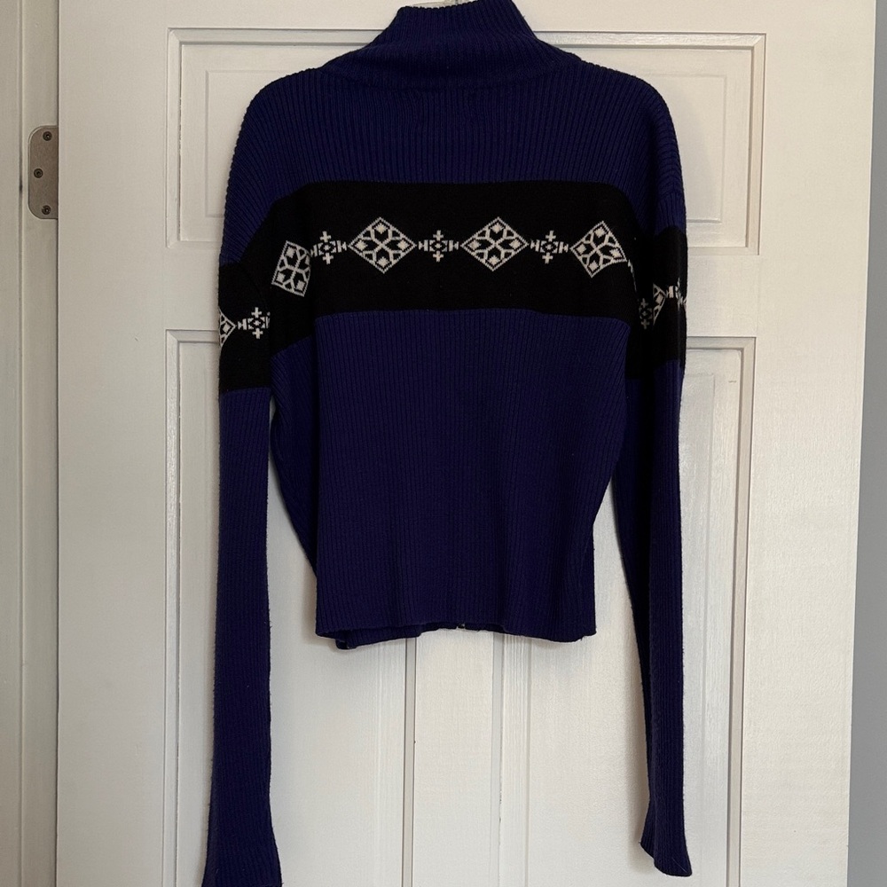 Vintage Nils Women's Blue and Black Zip-Up Sweater - Picture 3 of 5